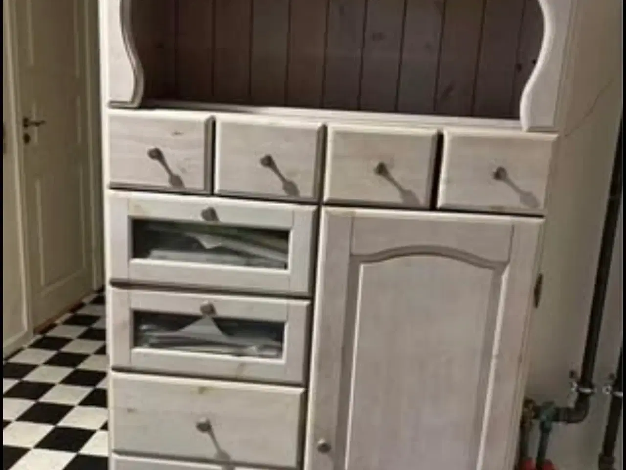 Billede 1 - Charmerende skab 