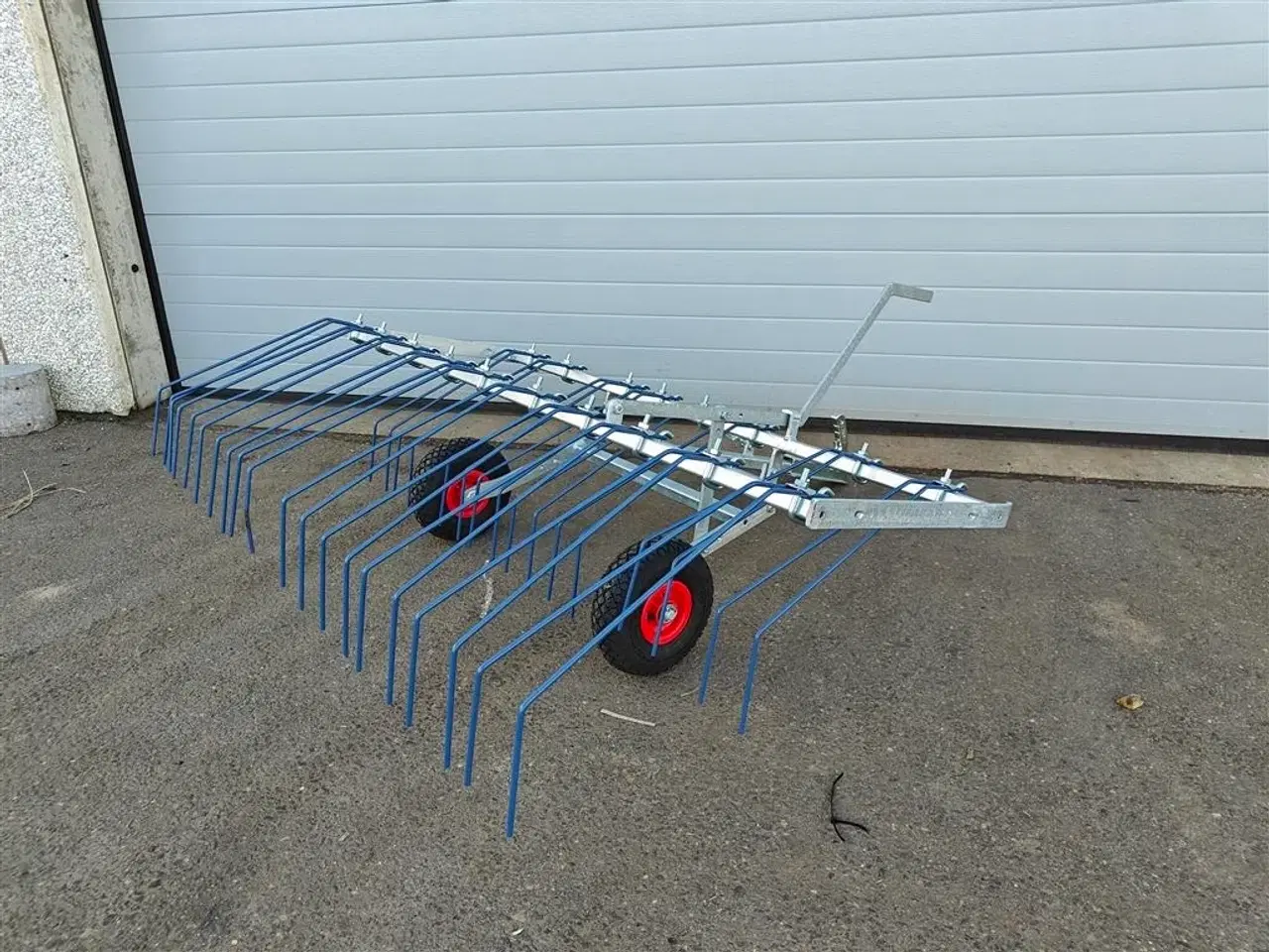 Billede 3 - Anker Bjerre Riven Gårdspladsstrigle 150cm Inkl. kugletræk