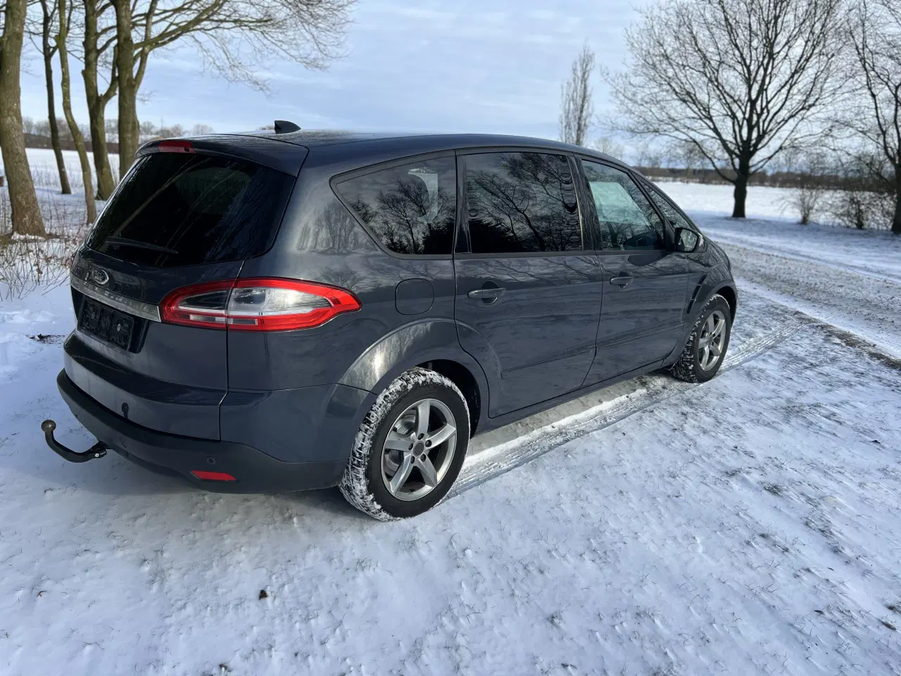 Billede 4 - Dejlig stor og rumlig 7 personers bil