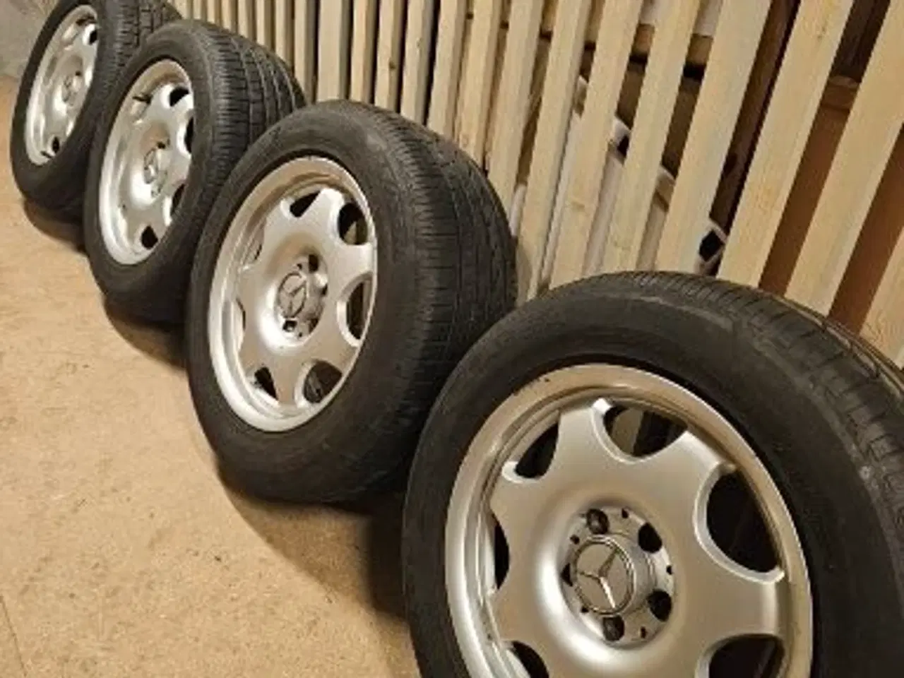 Billede 1 - Vinterdæk på alufælge.