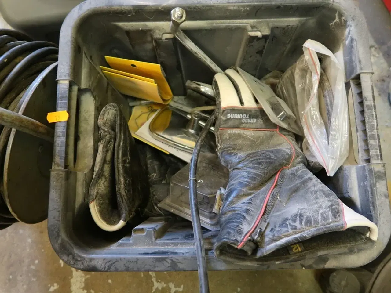 Billede 3 - Kabeltromle samt kasse med indhold