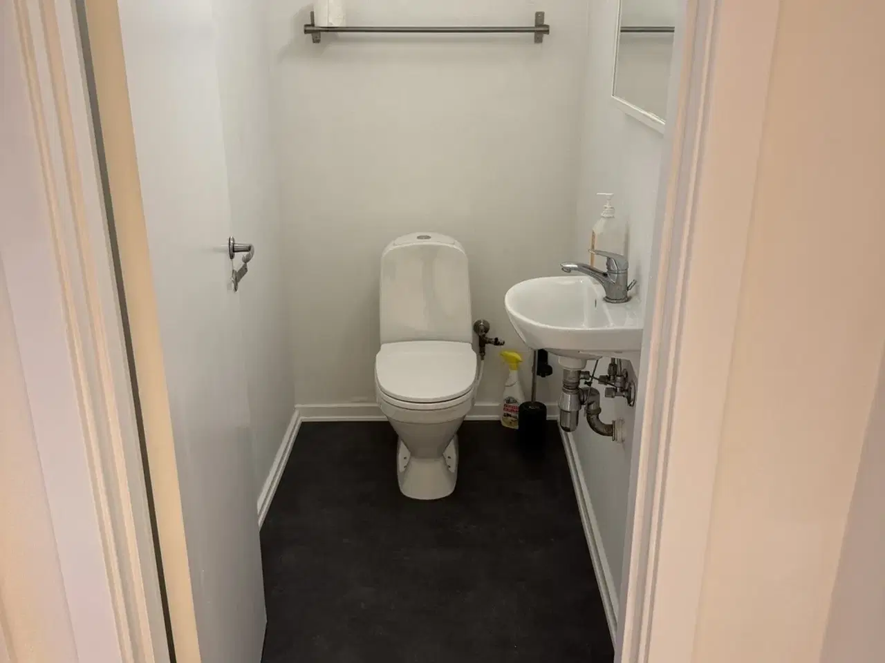 Billede 5 - Ved Irmabyen: Nyistandsat m. terasse