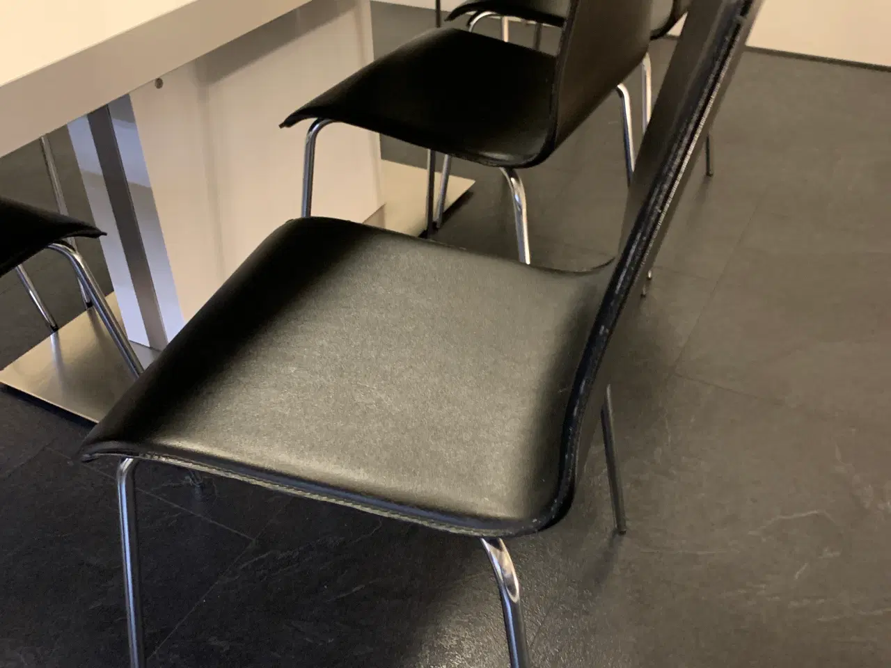 Billede 4 - Spisebord med 8 stole