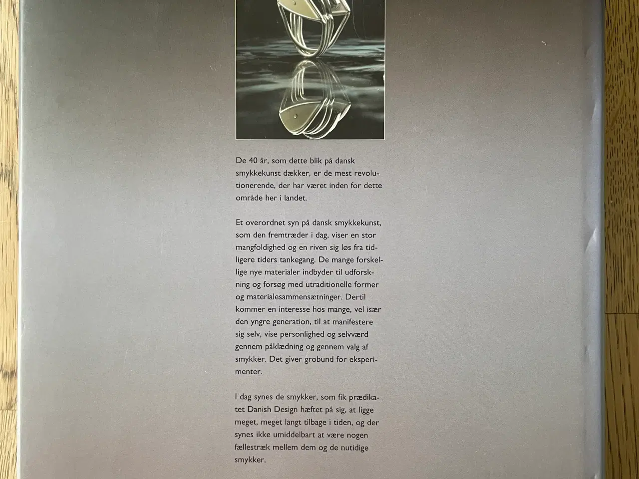 Billede 2 - Dansk smykkekunst 1960-2000, Lise Funder