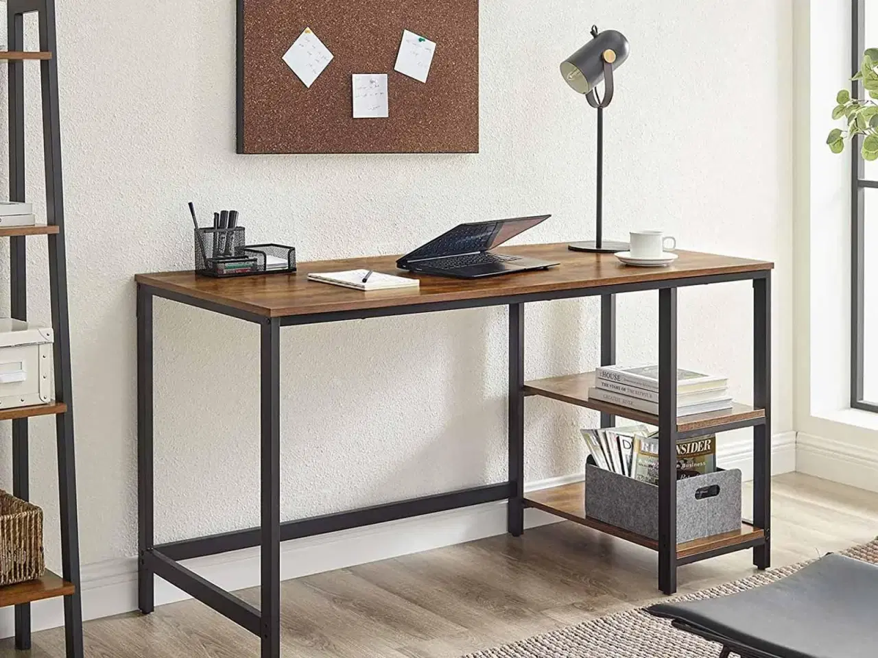 Billede 3 - Skrivebord – VASAGLE computerbord med 2 hylder, industrielt, rustik brun/sort (LWD55X)