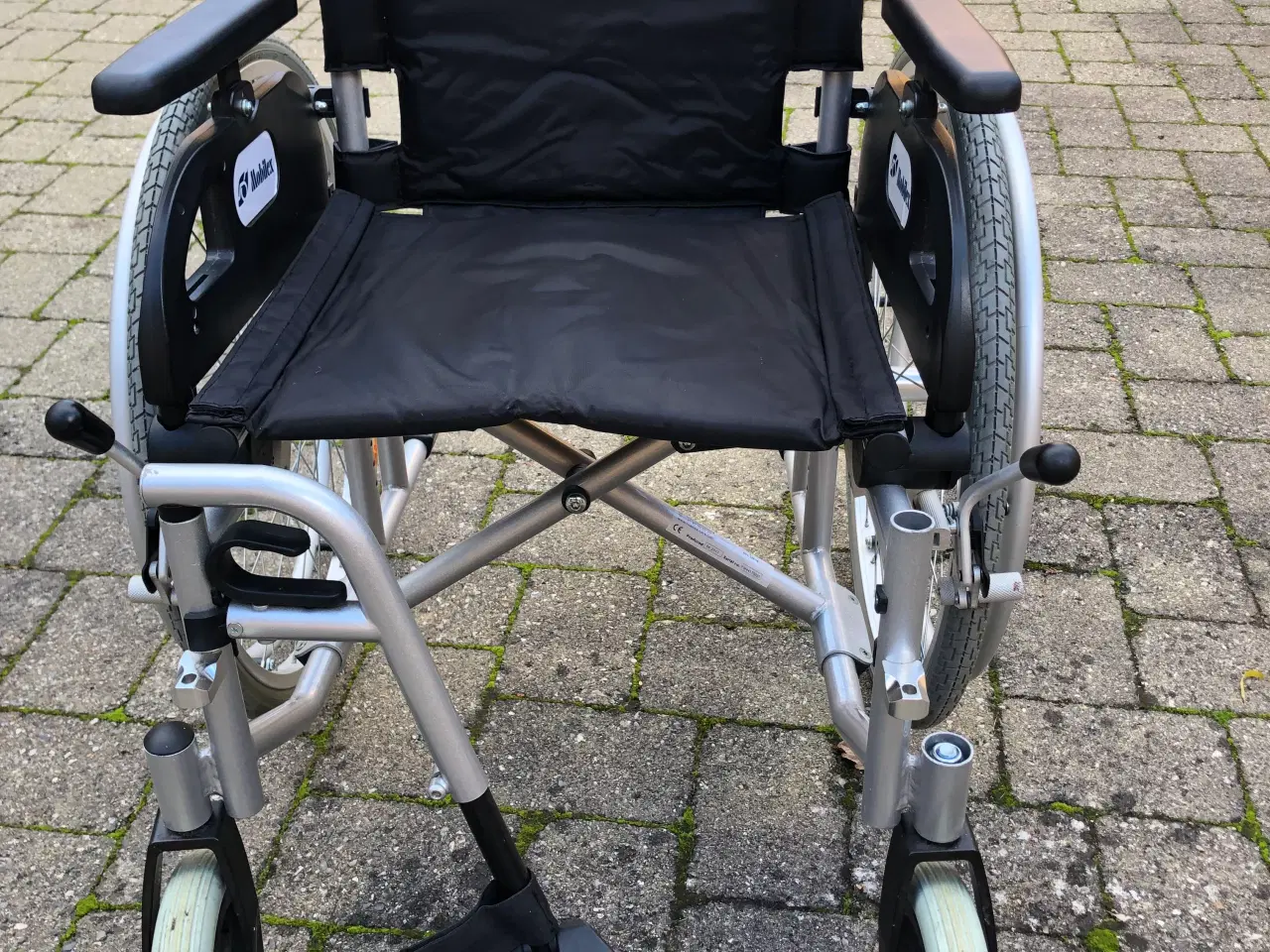 Billede 2 - Mobilex aluminium letvægts kørestol