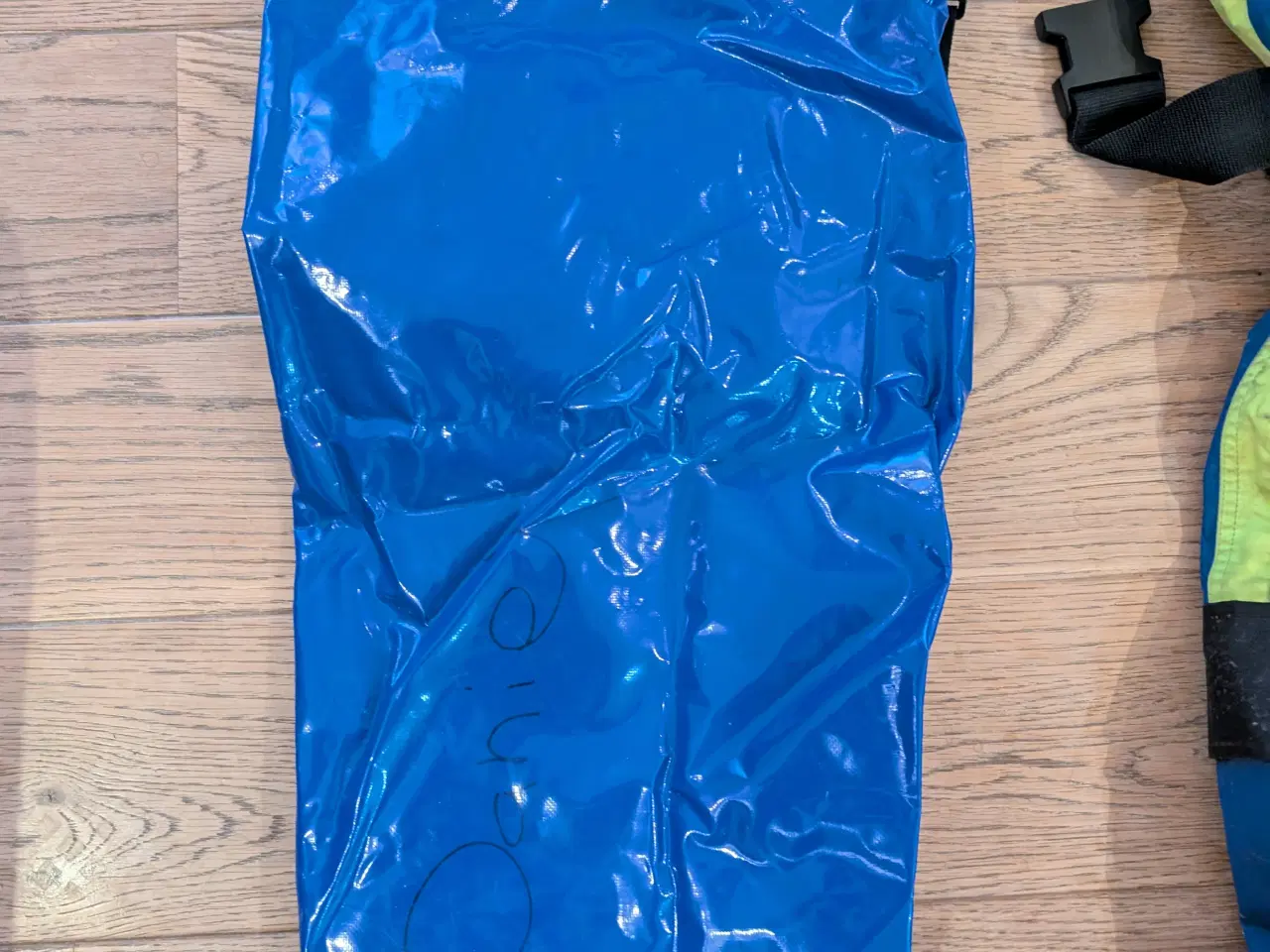 Billede 2 - flydedragt + vandtæt taske