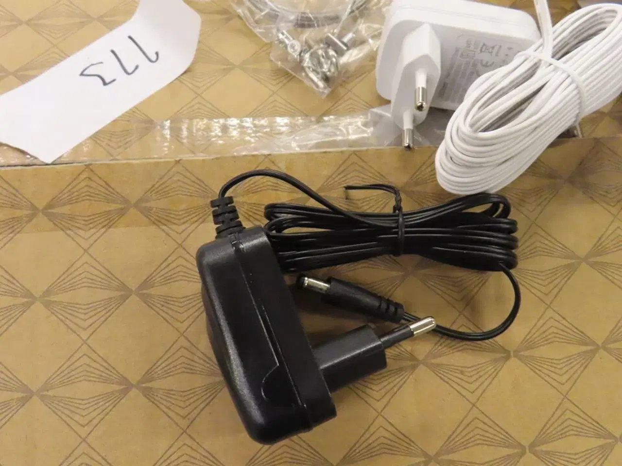 Billede 2 - 2 kasse med oplader