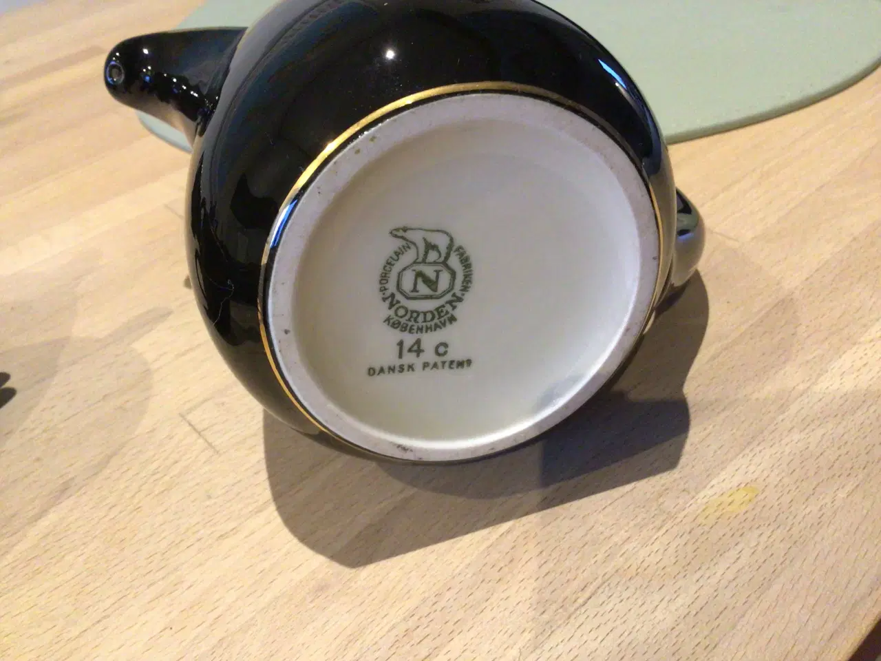 Billede 2 - Norden Porcelain mokka/kaffestel sort m. “Guld”