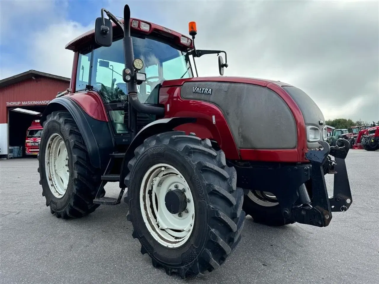 Billede 6 - Valtra M120 KUN 3800 TIMER OG NÆSTEN NYE DÆK!