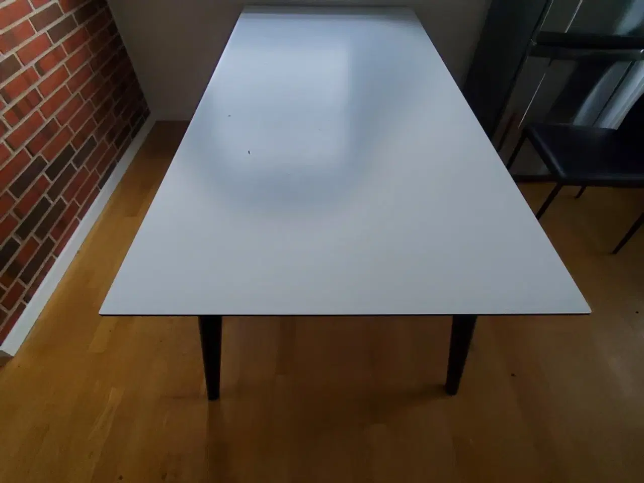 Billede 1 - Spisebord incl tillægsplader