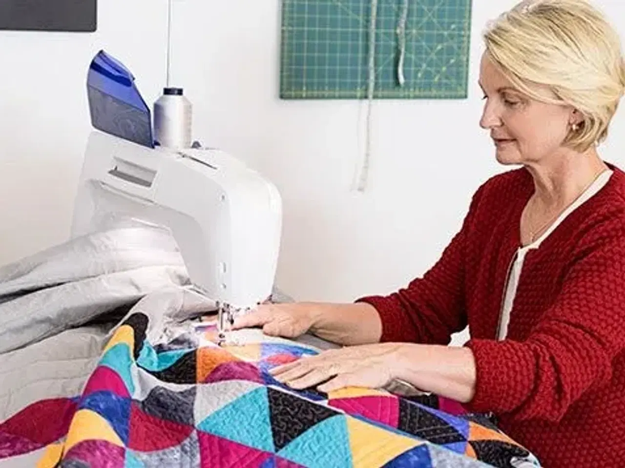 Billede 1 - Broderi og Symaskine HusqvarnaVikingEpic