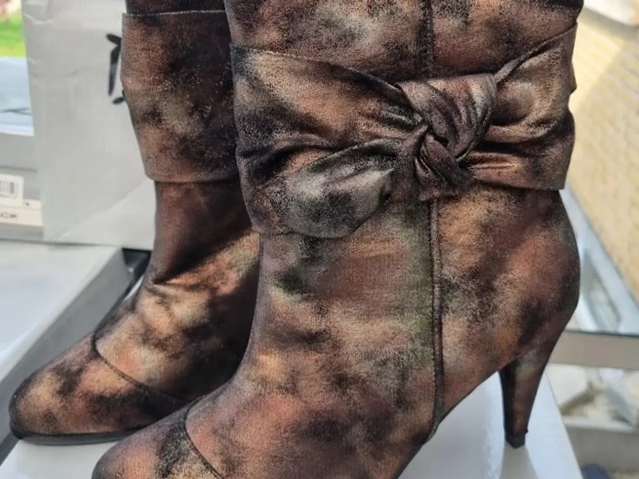 Billede 9 - 50 par nye 2 farvet damestøvler