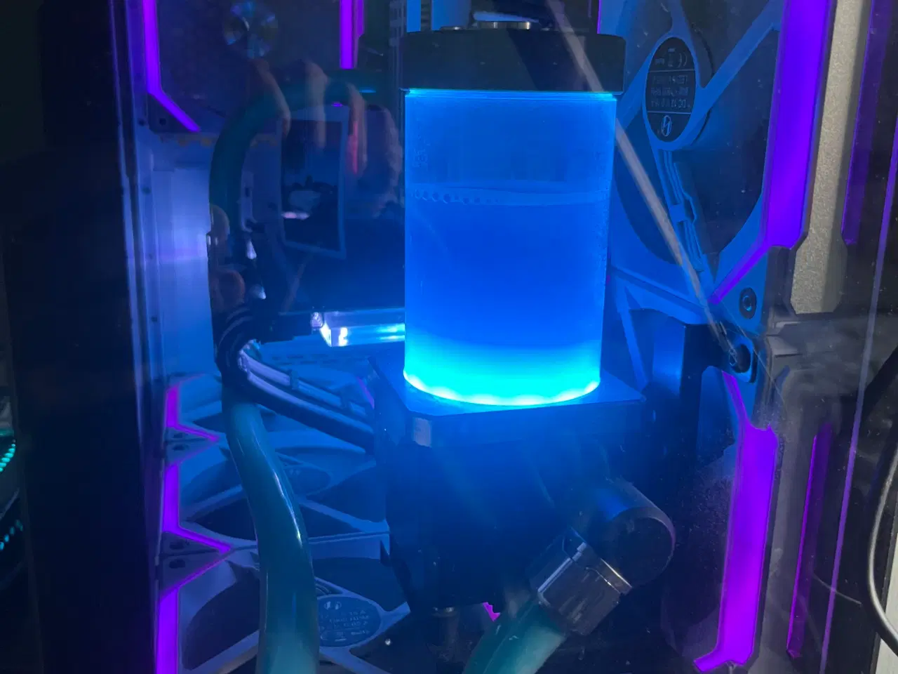 Billede 4 - Stationær vandkølet gamer pc