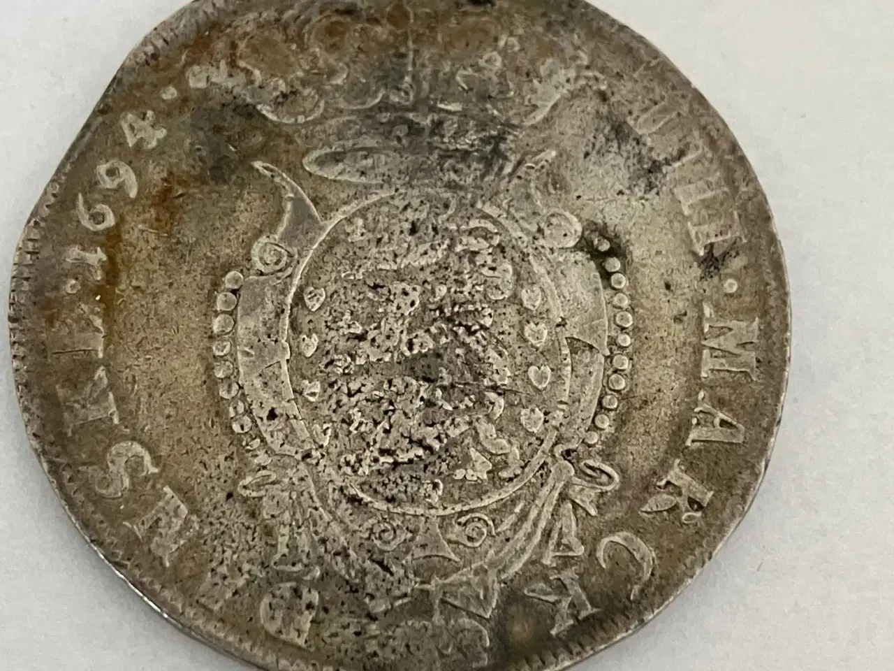 Billede 1 - 1 Krone Glückstadt 1694 Danmark S.139 Hede 125C