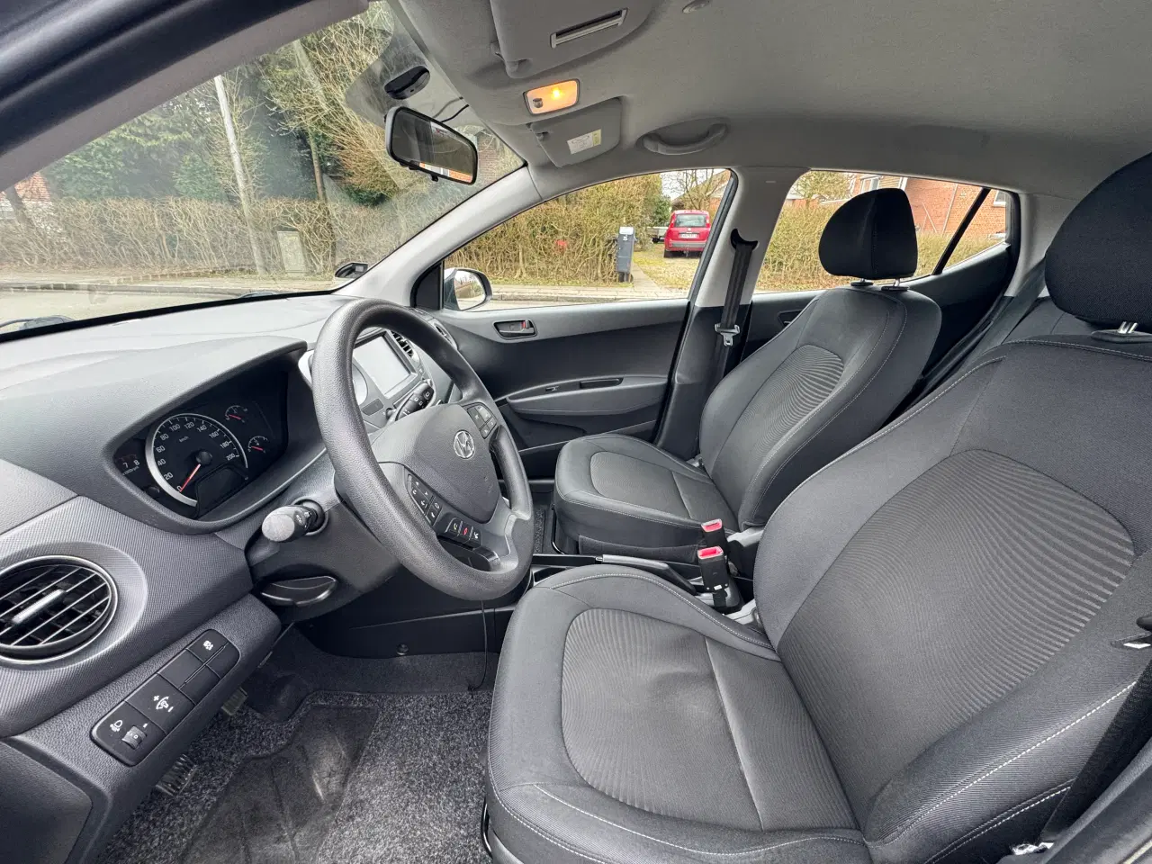 Billede 10 - Økonomisk bil til by eller pendler