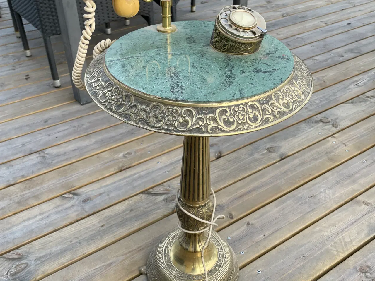 Billede 1 - Drejetelefon i messing på fod.