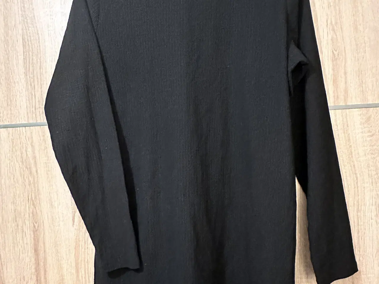 Billede 3 - Sort basic bluse -  str. M