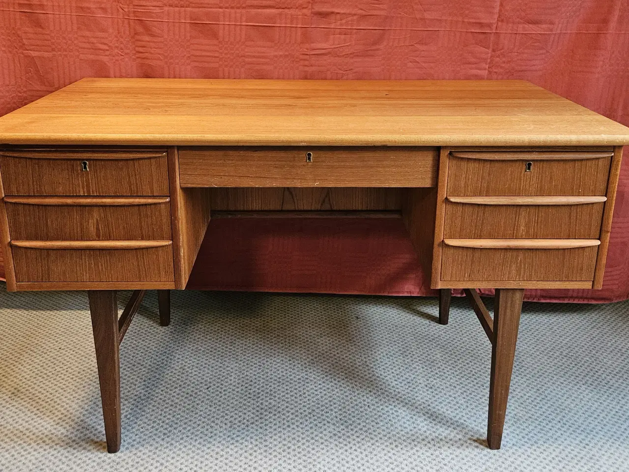 Billede 1 - Skrivebord, teaktræ