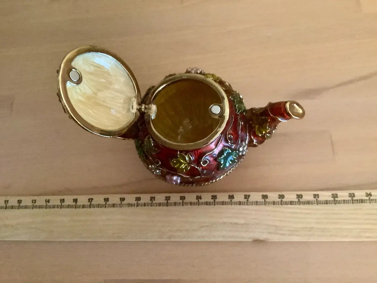 Billede 2 - Lille smykkeskrin formet som en tekande.