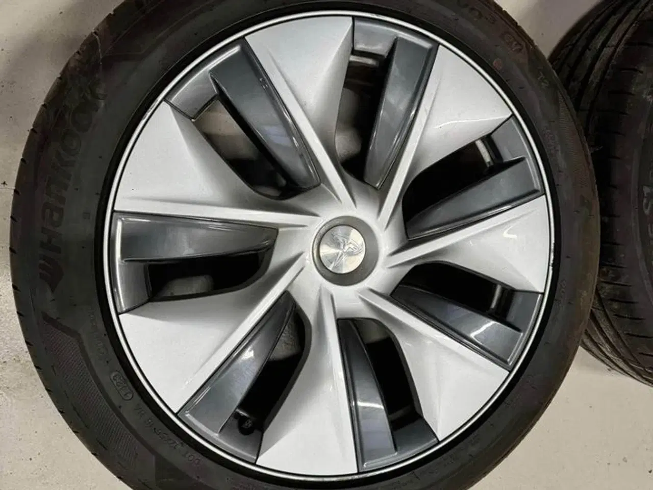 Billede 2 - Originale 19” Tesla Gemini sommerdæk