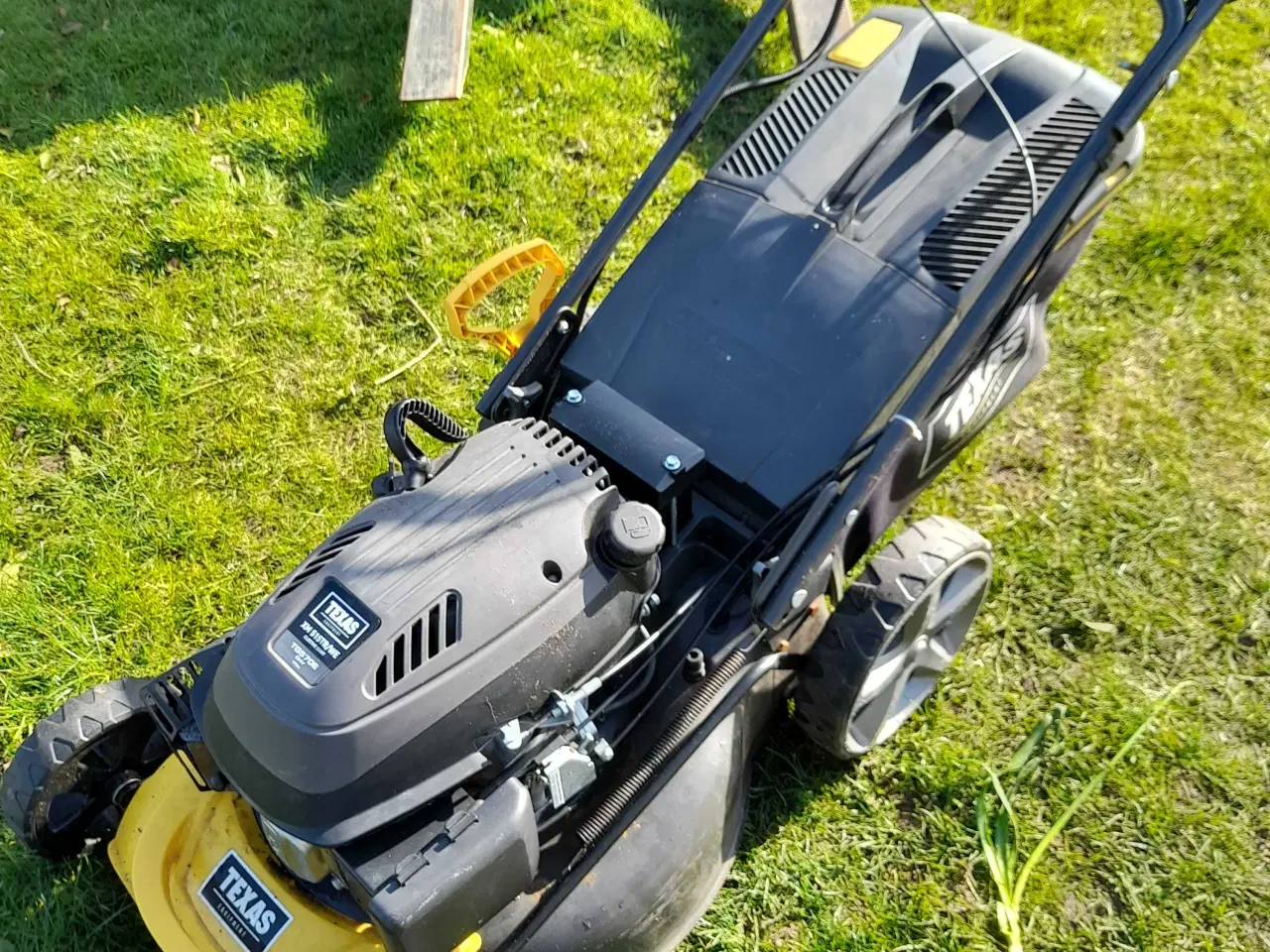 Billede 1 - Benzin plæneklipper 