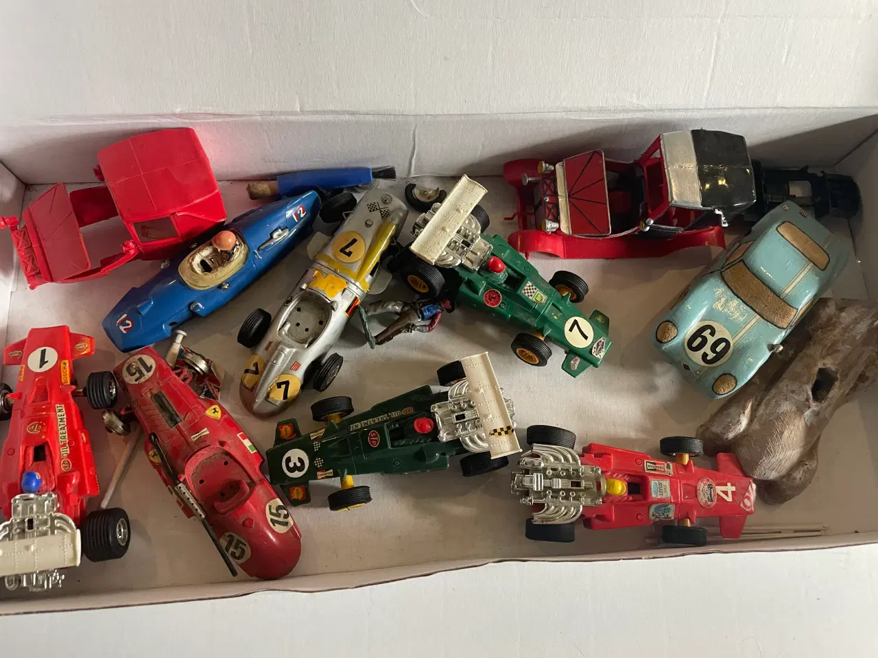 Billede 1 - Gl. racerbane forsk. biler