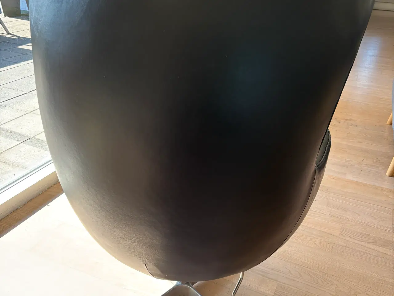 Billede 3 - Arne Jacobsen Ægget – Replika, købt i England