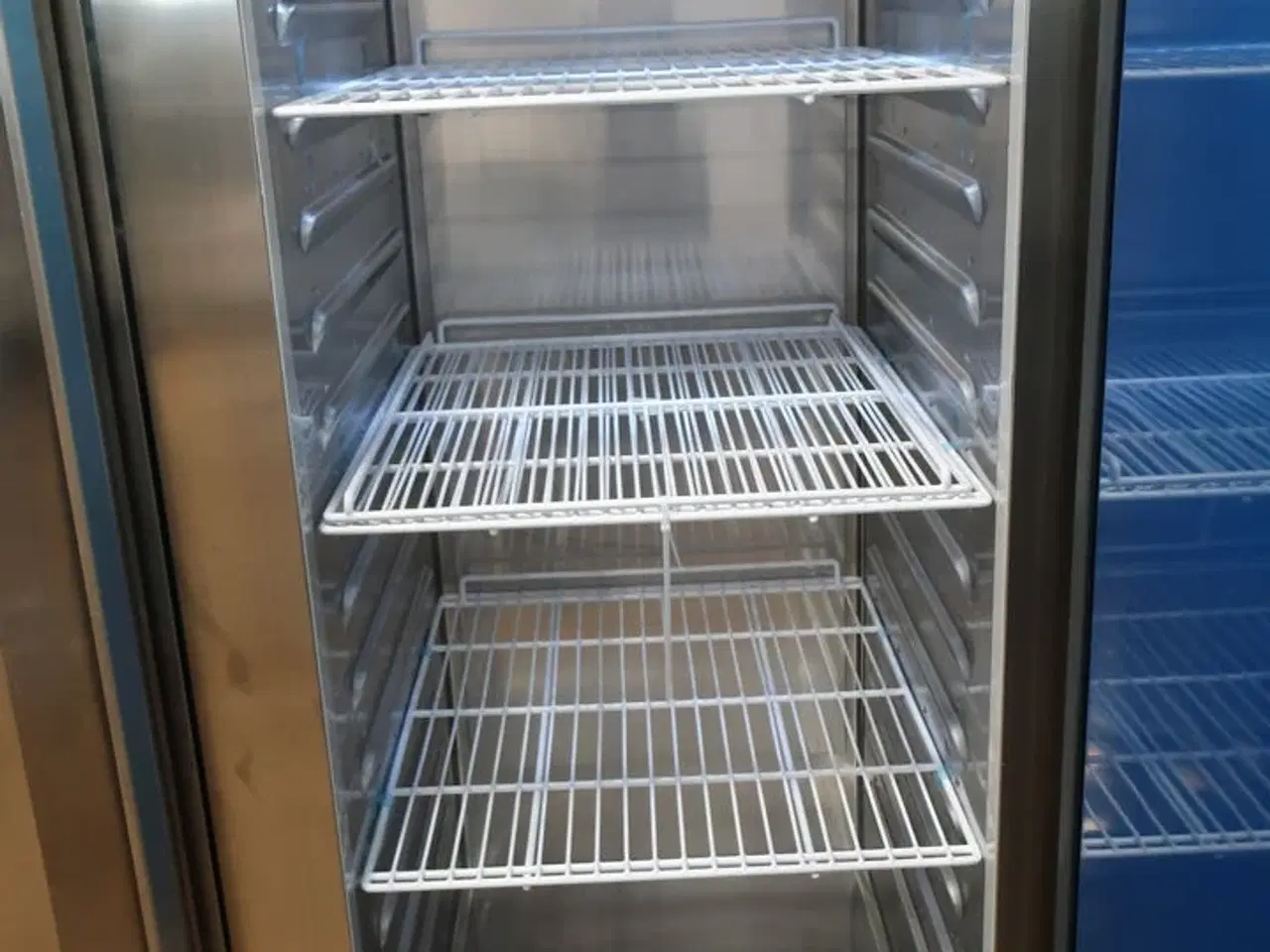 Billede 3 - Køleskab TEFCOLD RK710