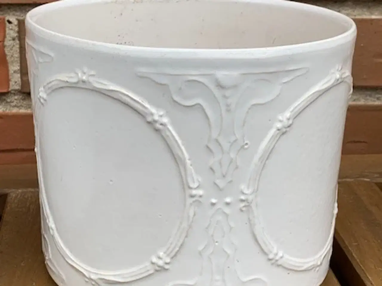 Billede 4 - Hvide urtepotteskjulere - retro