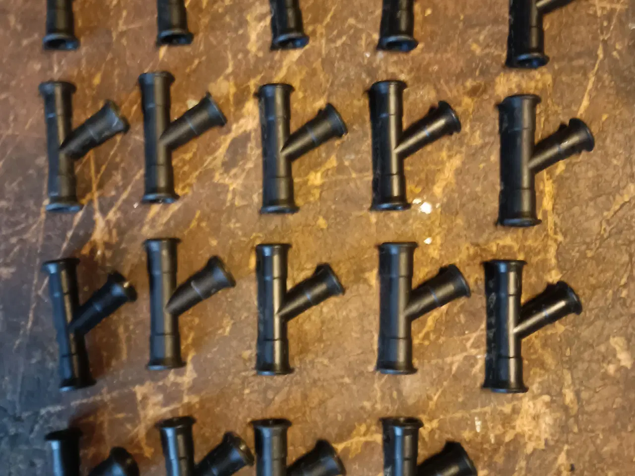 Billede 5 - dryppinde/slanger/alu profil skruer/ophæng kroge