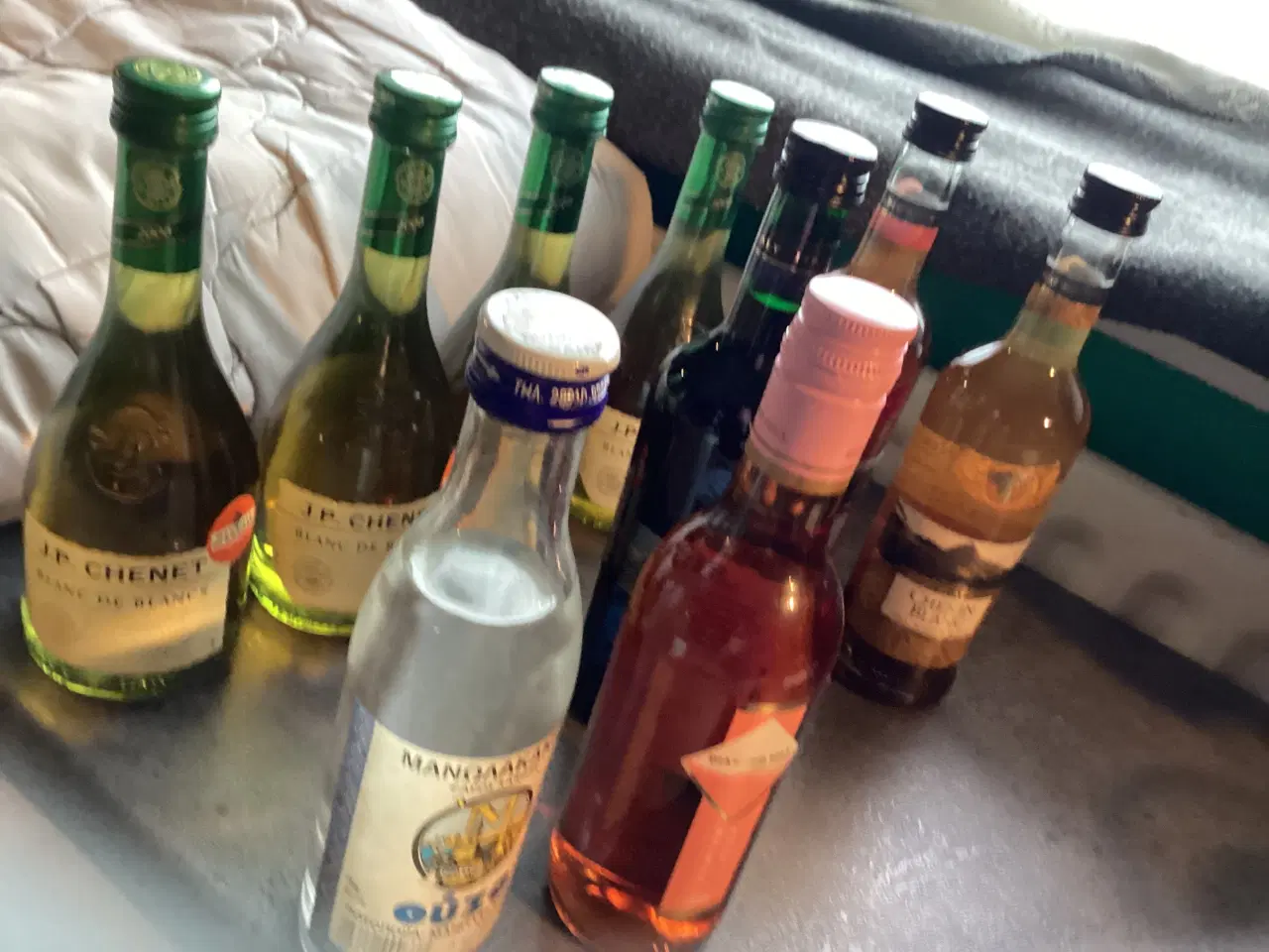 Billede 2 - Forskellige flasker vin