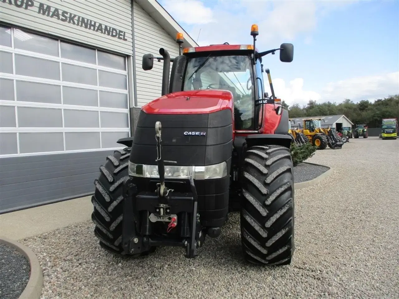 Billede 10 - Case IH MAGNUM 260 CVX med frontlift, affjedret foraksel og affjedret kabine.