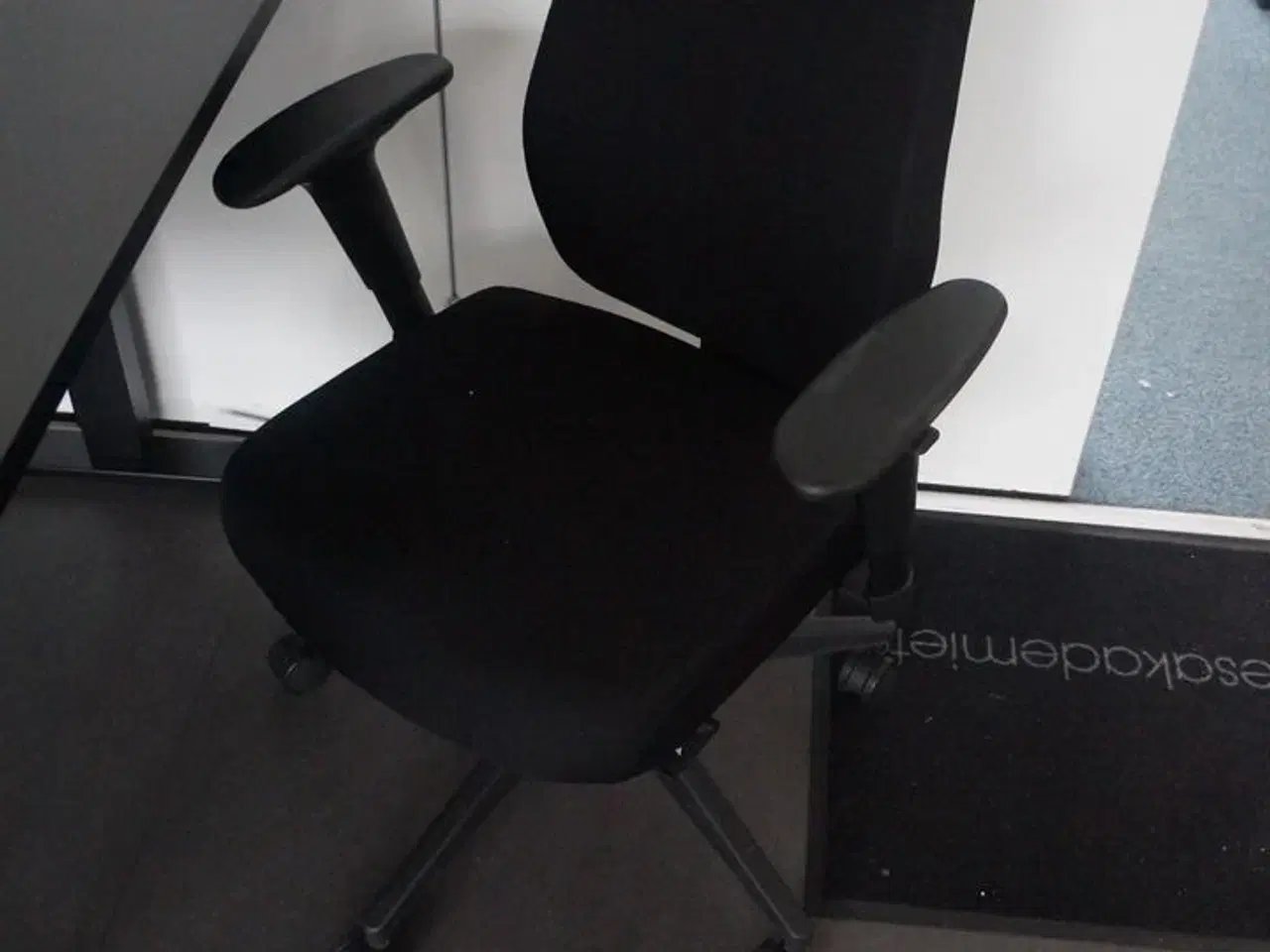 Billede 2 - Bord, stol, m.v.