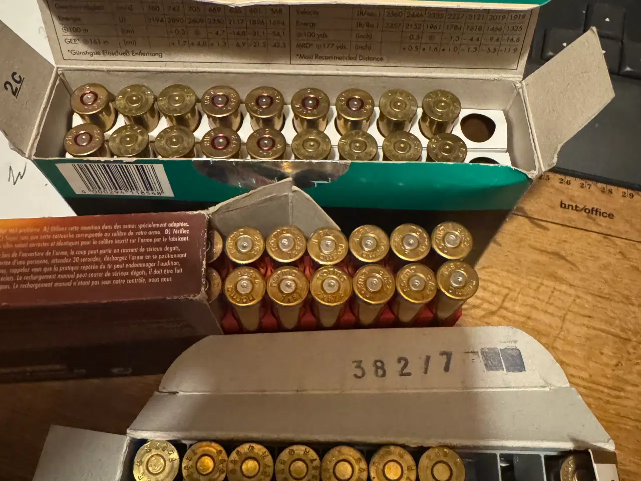 Billede 1 - Tomme hylstre samt en rest jagt ammunition