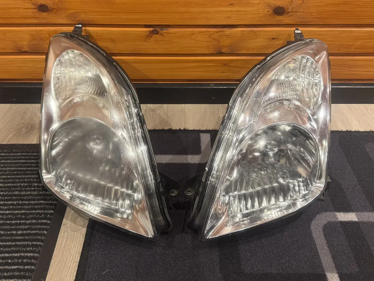 Billede 2 - Originale Suzuki Swift forlygter sælges