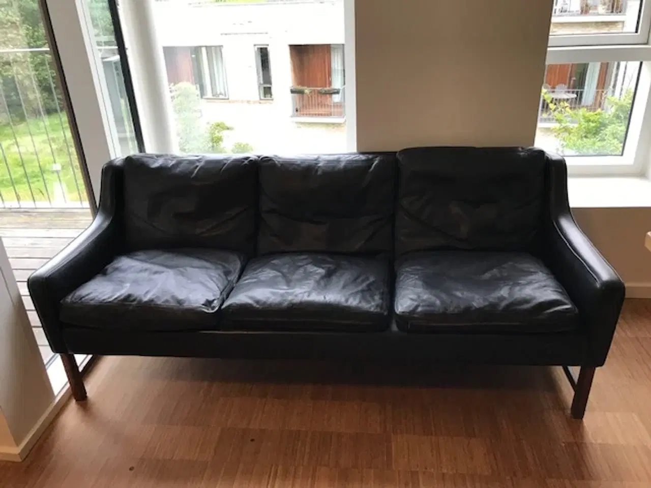Billede 3 - Sofa + lænestol i sort læder 