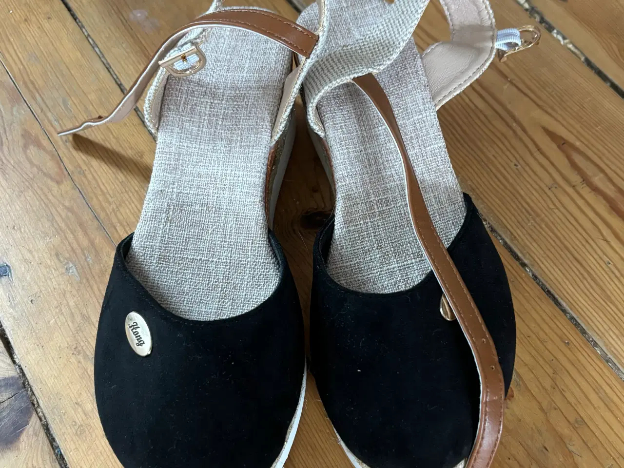 Billede 2 - Søde sorte sommer sandaler 