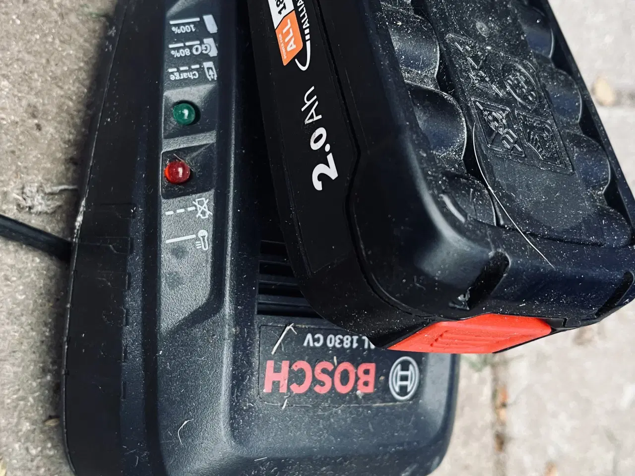 Billede 2 - Bosch oplader med batteri
