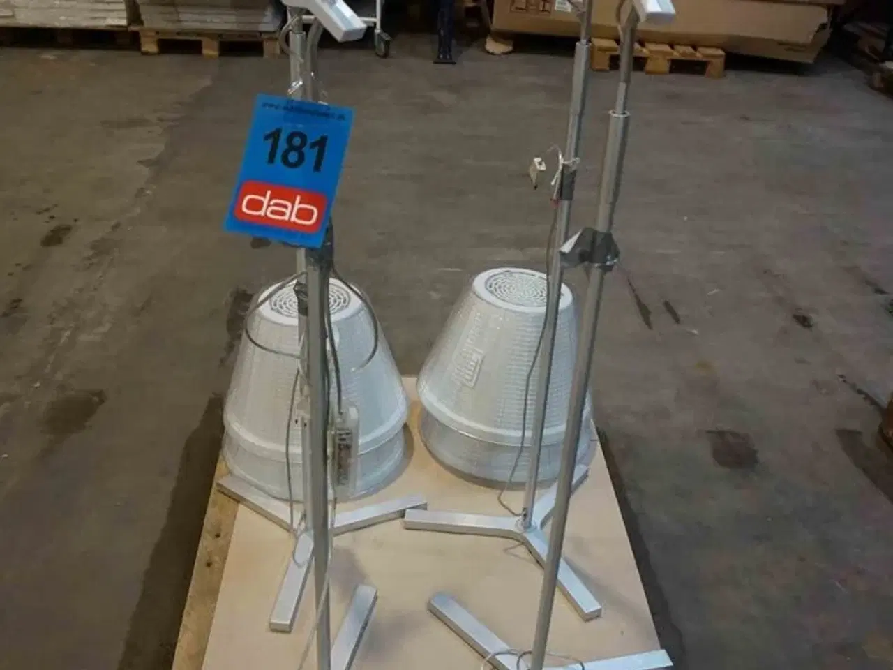 Billede 4 - 4 stk Marset Standerlamper Hvid/alustel (MOMSFRI)