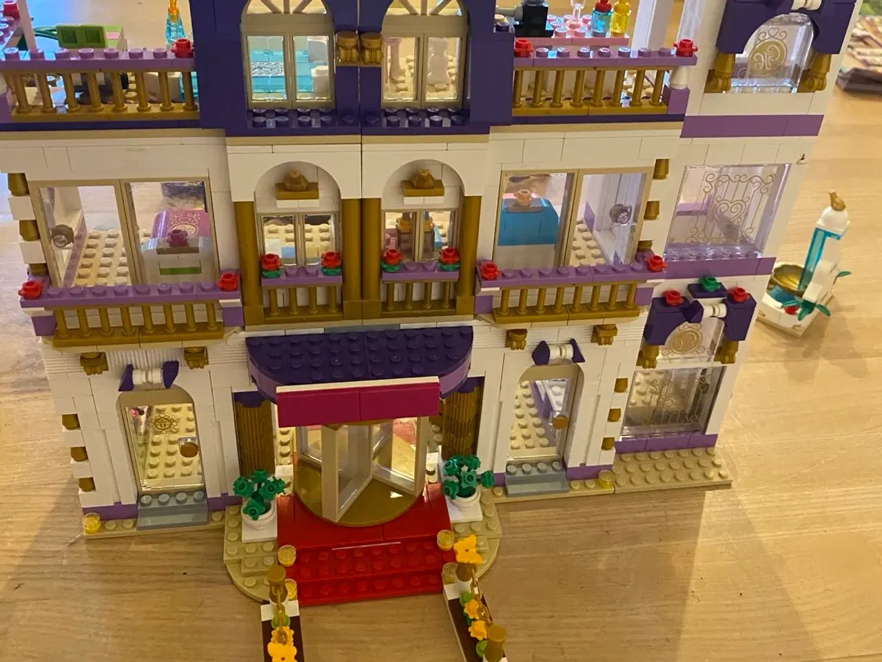 Billede 5 - Lego Friends Heartlake Hotel og Privatfly