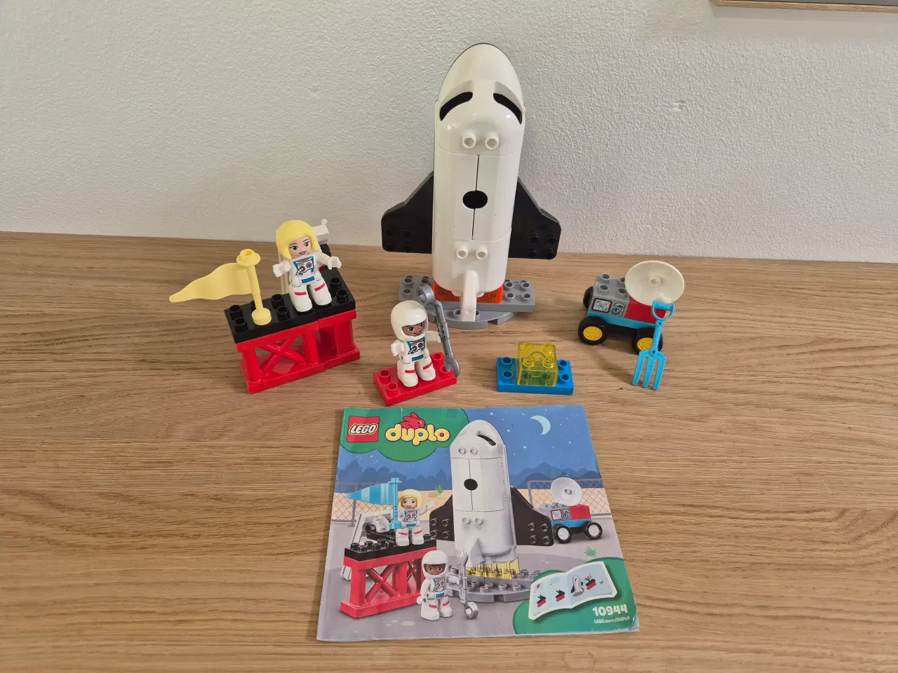 Billede 1 - Duplo Rumstation, Med brugervejledning, Sender ger