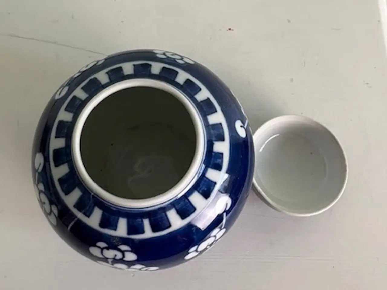 Billede 4 - Kinesisk ingefærkrukke i blå og hvid porcelæn med 