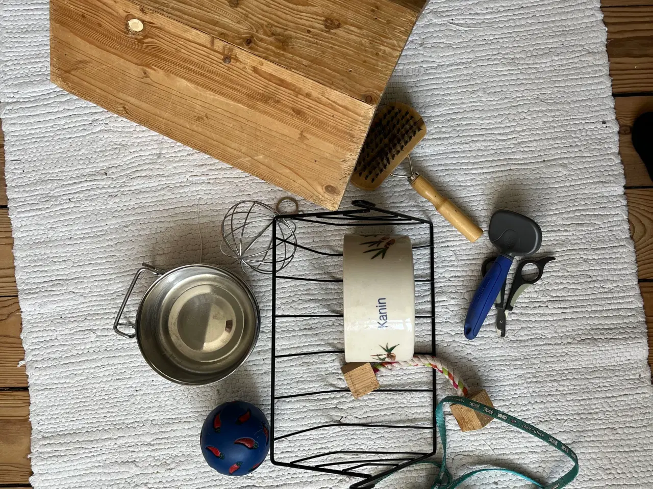 Billede 2 - Kanin tilbehør. Pasning og foder. Træbur