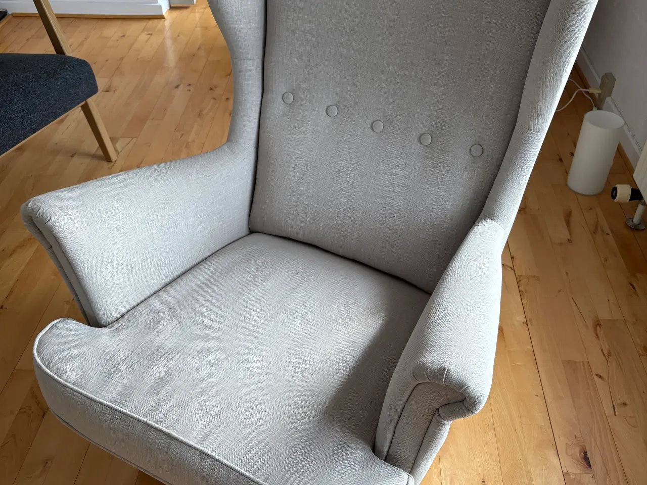 Billede 3 - IKEA Strandmon med sandfarvet tekstil