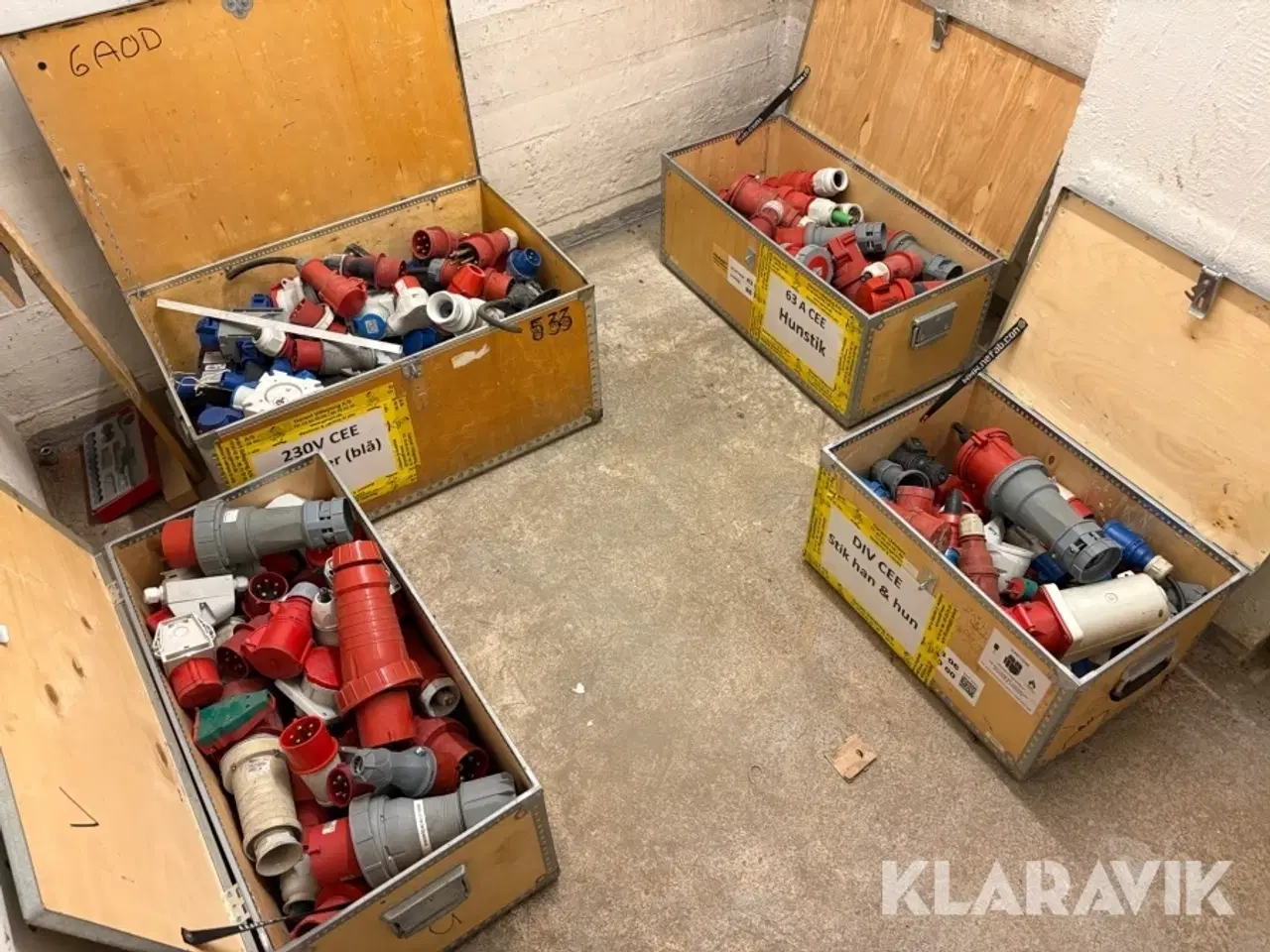 Billede 1 - Assorterede stik - 4 kasser