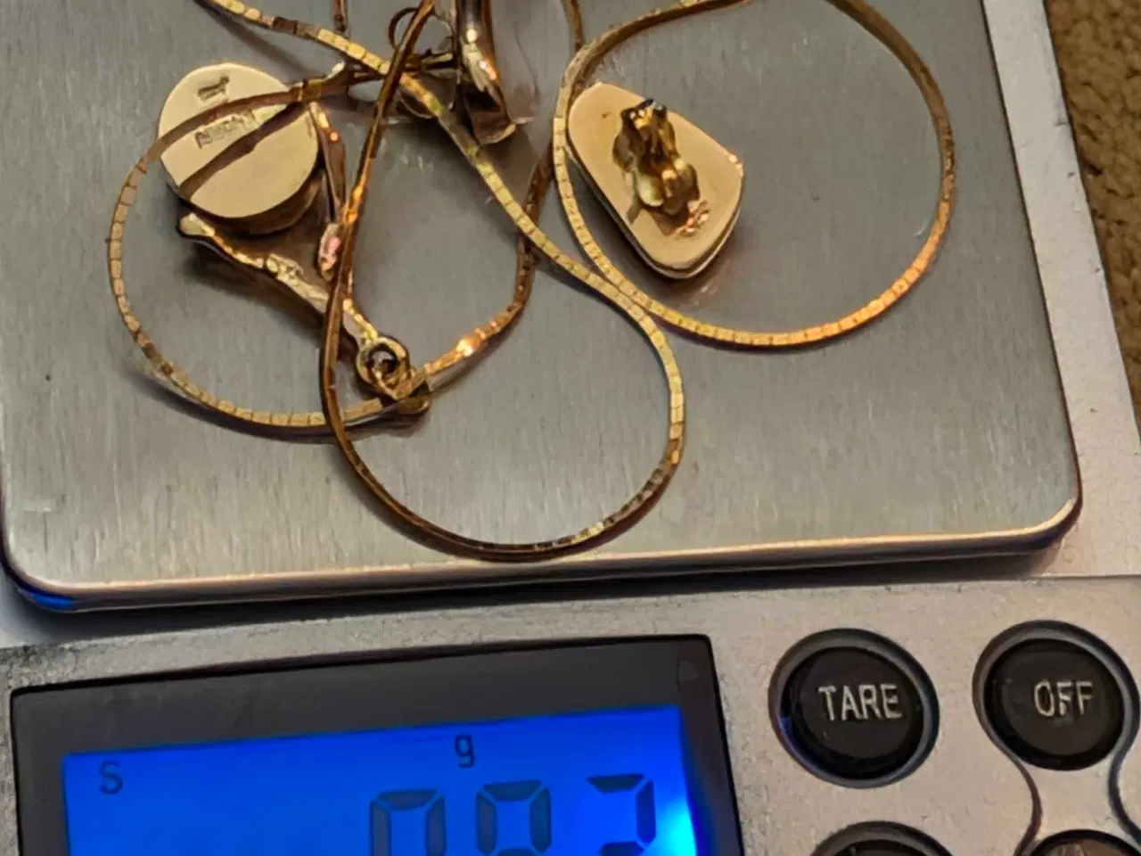 Billede 5 - Guld sæt halskæde ørestikker og vedhæng.samæet