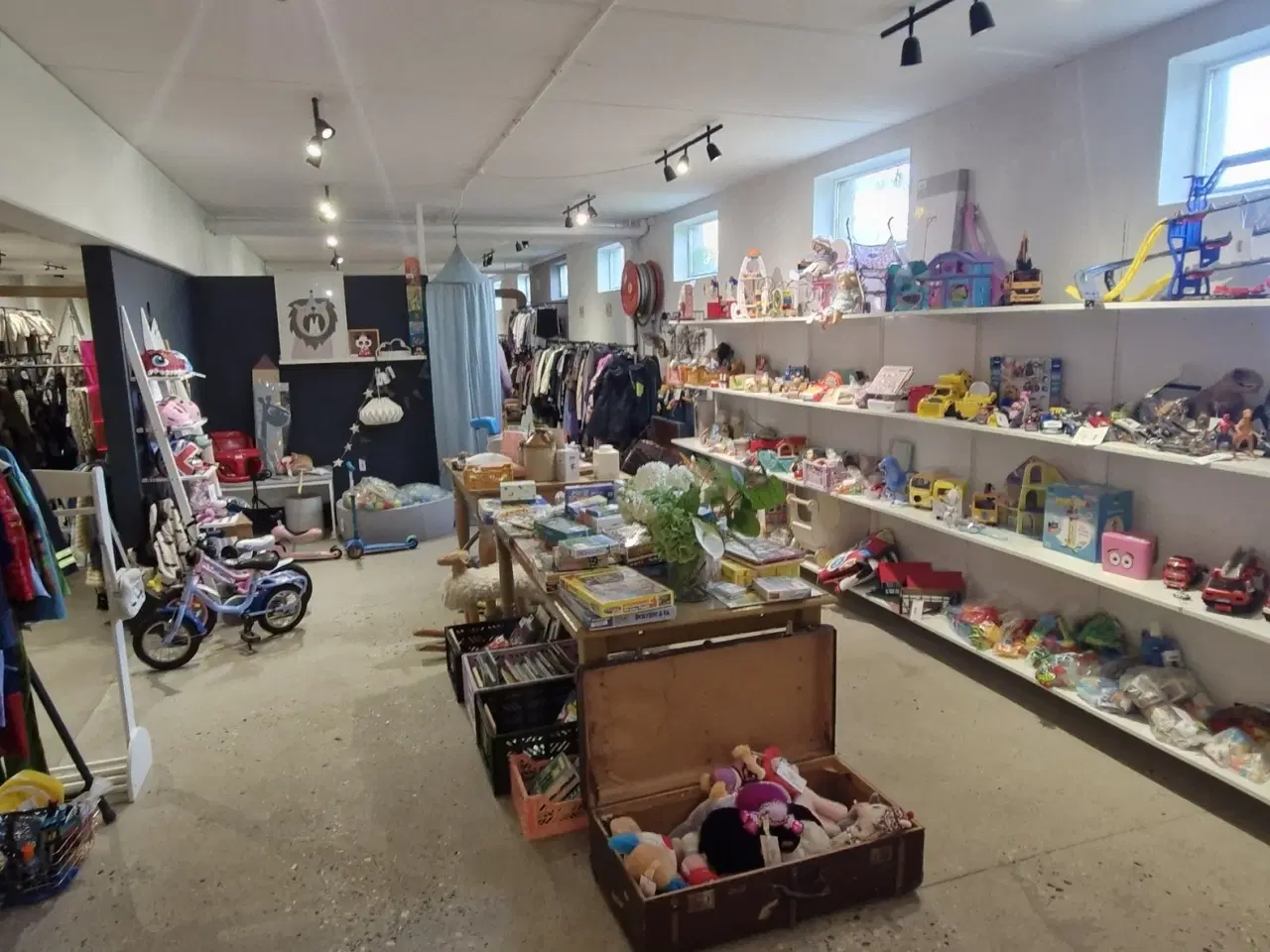 Billede 17 - Regulært flot butikslokale. Butik. Showroom. Kontor. Lager. Værksted og lign