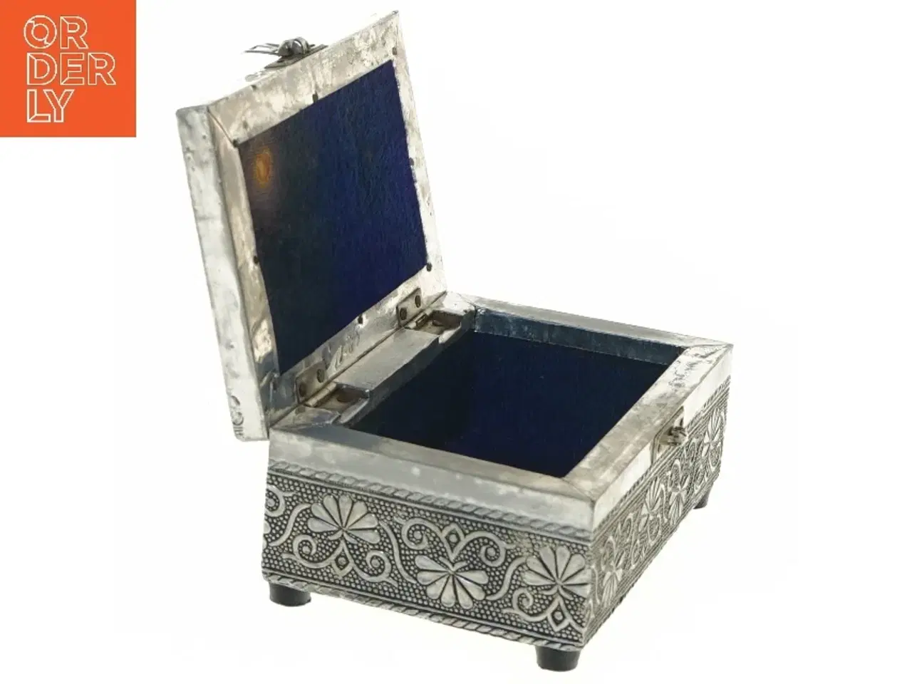 Billede 6 - Hammer slået indsisk  metalkasse (str. 15x10x7 cm)