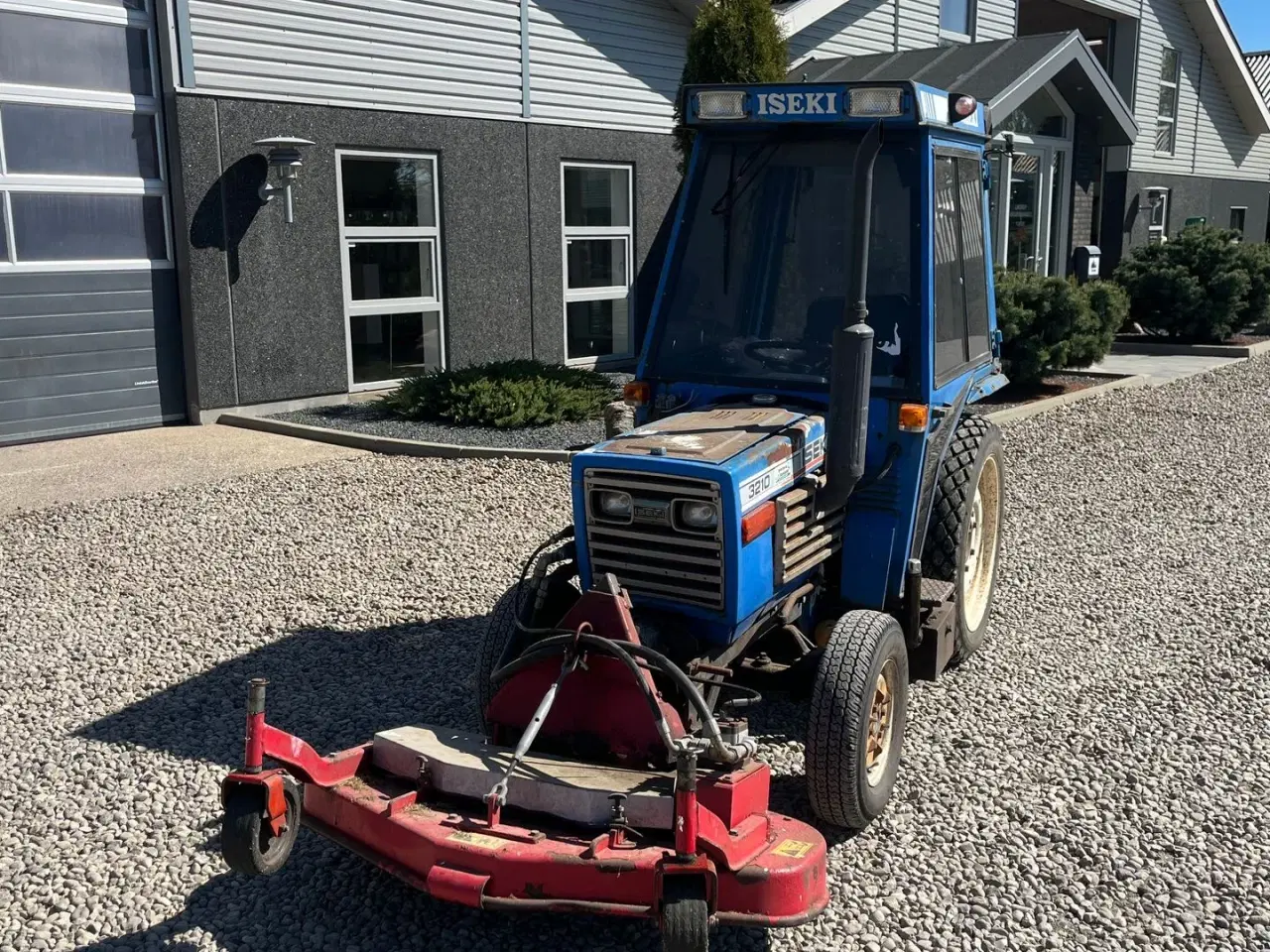 Billede 8 - Iseki 3210 Med klipper og kost
